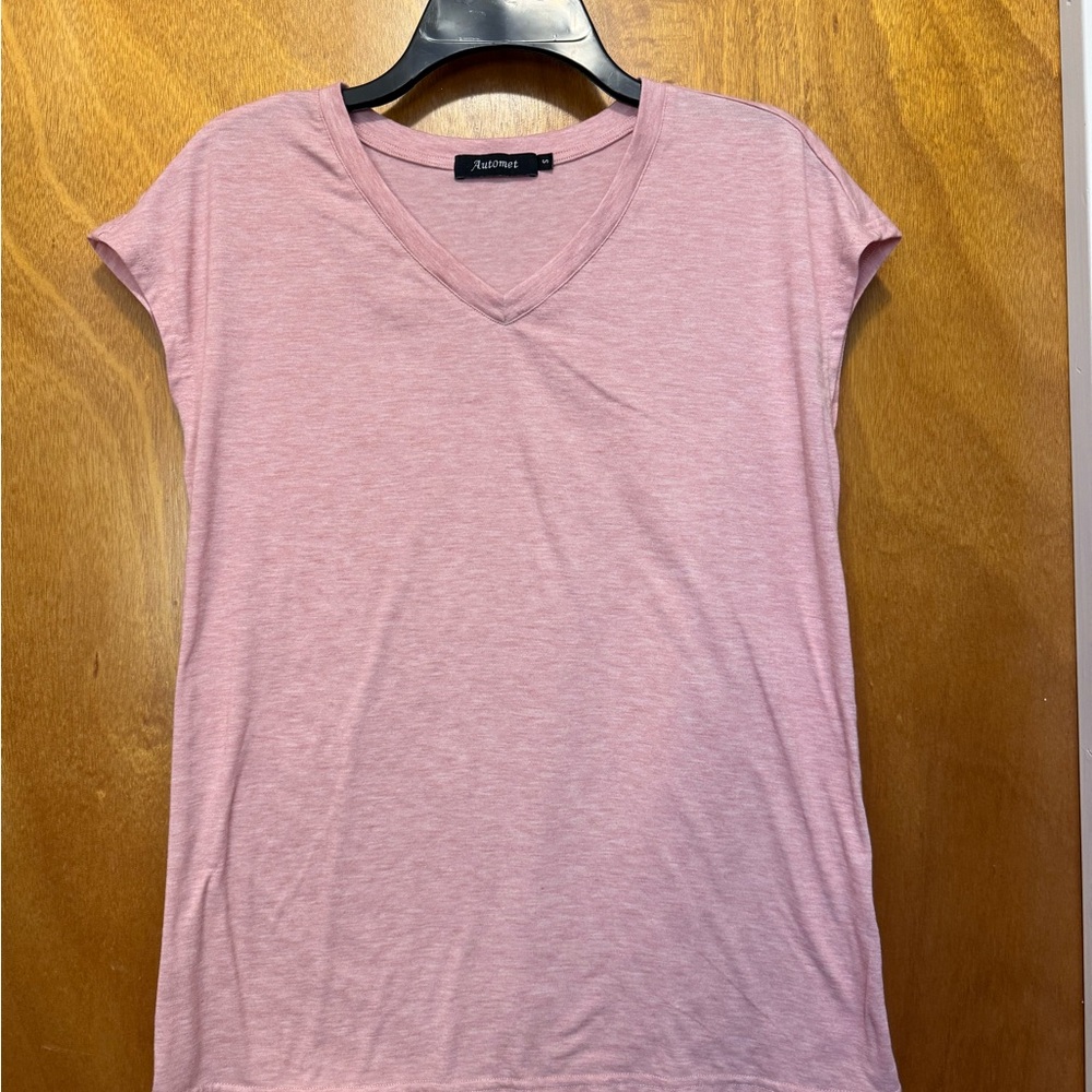 Automet Heathered Coral V-Neck Short Sleeve Tee